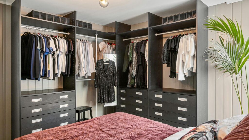 Top Interior Design - B Interior modern wardrobe design